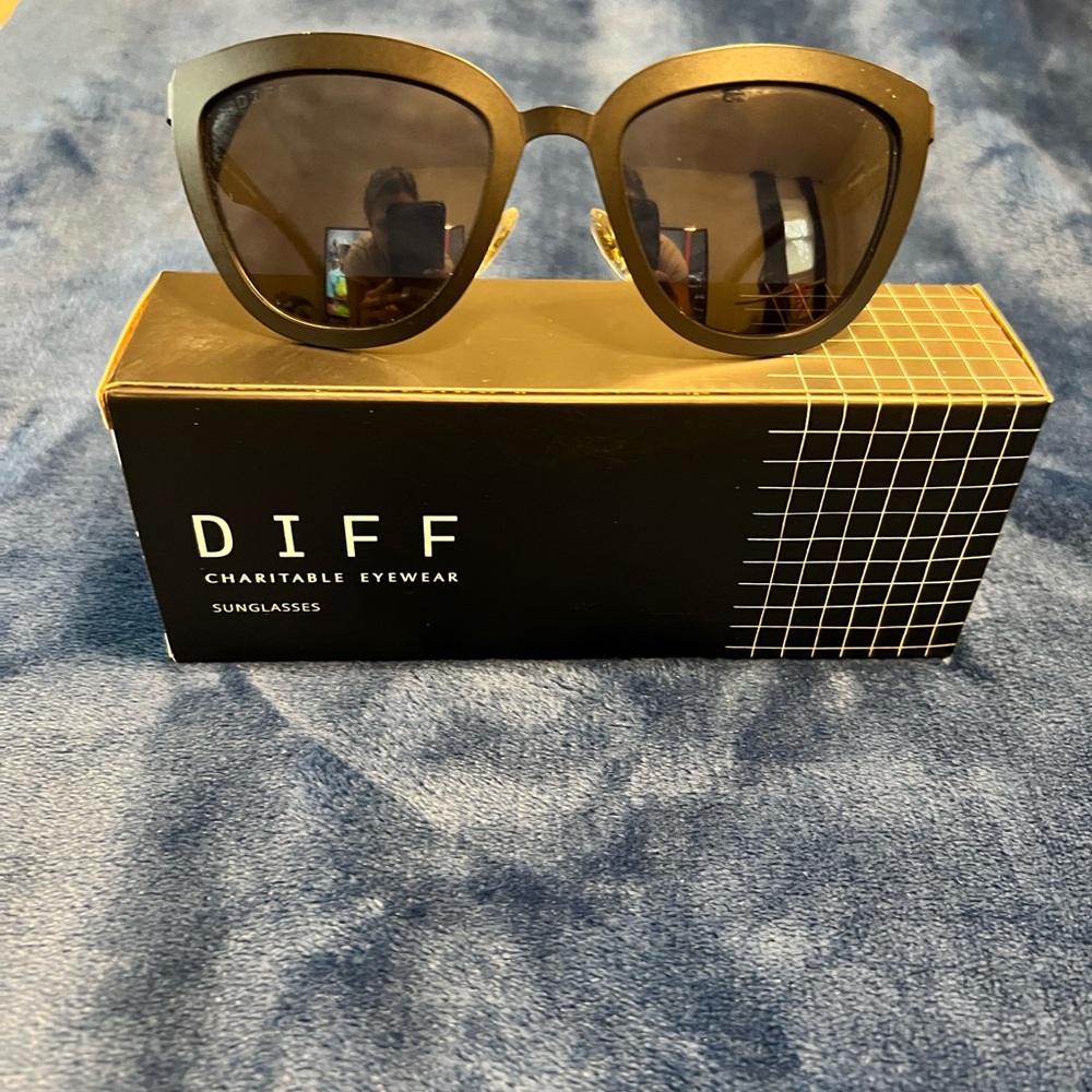 Diff Eyewear Black Sunglasses